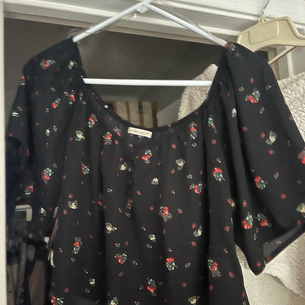 H&M Black and Pink Puff Sleeve Blouse with Smocked Details